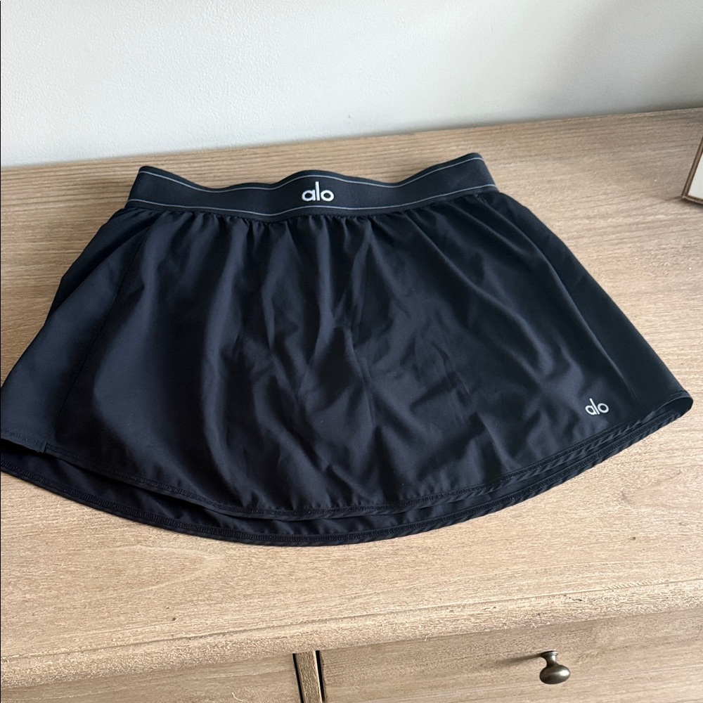 ALO Yoga Black Athletic Skort with Subtle Logo